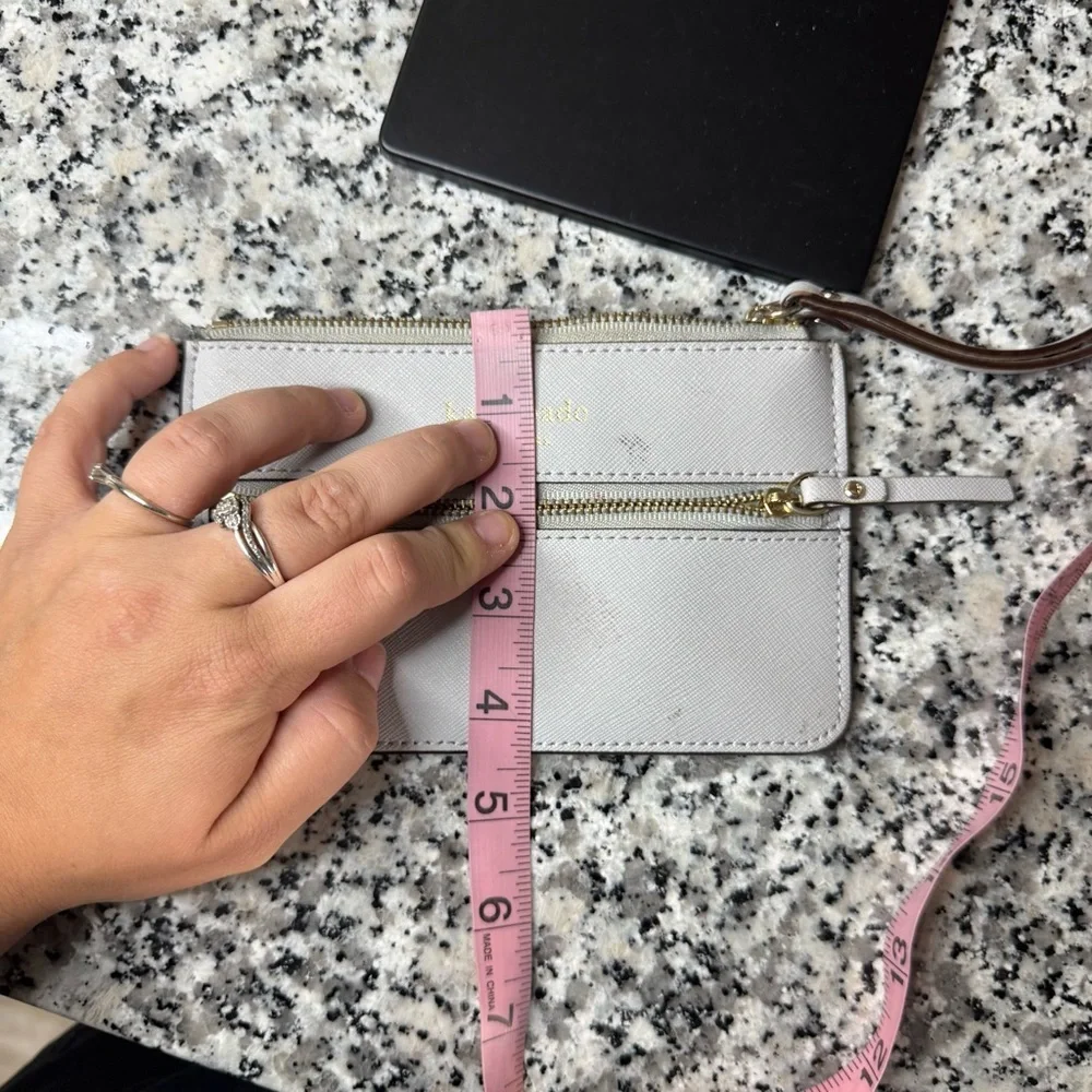 Kate Spade | Leather Wristlet Wallet Minimal